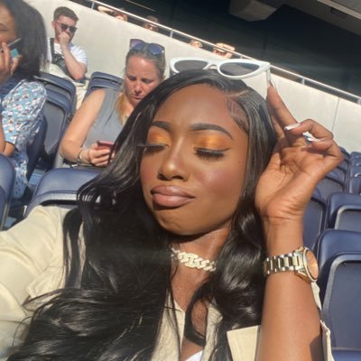 Effyskittles's profile picture. At the end of the day, whats my own?