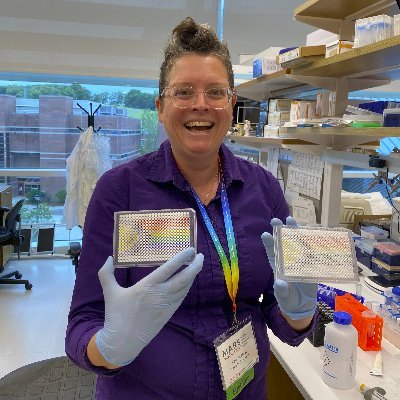 Microbial ecologist and R geek. First generation college. Former solo parent. #queerSTEM I run a DNA sequencing lab that tweets as @UconnMars she/her