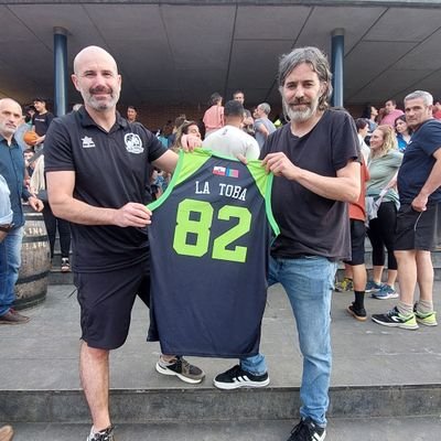 FortuPorras's profile picture. PADRE, comercial, gestor de grupos y PERSONAS. Anormalmente normal #familiAmide 
Loco por el BALONCESTO 🏀🏀 @ad_amide