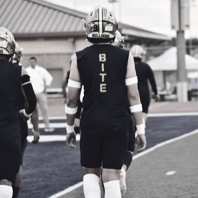 EDGE RUSHER-6’1 weight- 215 -college freshman