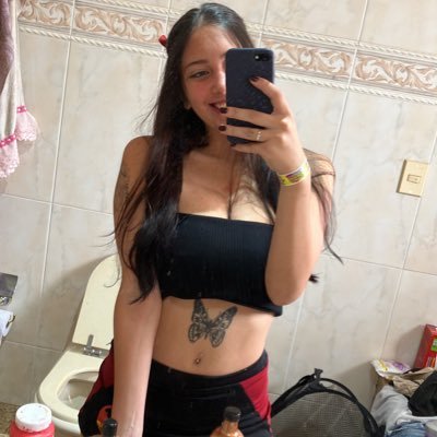 nayaramlo's profile picture. 