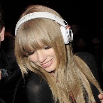 cecizitaa's profile picture. eu e a nana jogando no plato