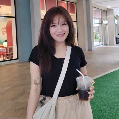 CrazYnna19's profile picture. https://t.co/8huNIn9azW