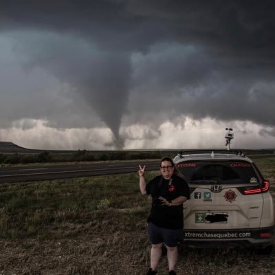 Storm Chaser with xtremchasequebec and amateur photographer