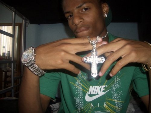 Spoogie1992's profile picture. Name Simeon Lives Souf West. Enjoys Doing Athletics And Playing Football.