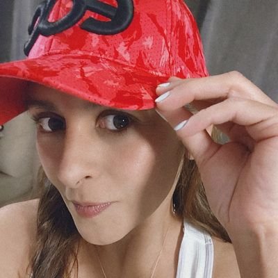 Donde sea, pero contigo. Donde sea pero siempre juntos.💕
Tu vicio leerme😉 Aquí Toy🙋