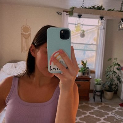 Emmiejo01's profile picture. 