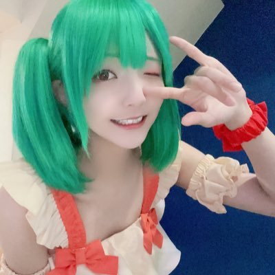 20⤴︎︎︎♀マクロスに人生狂わされて14年。マクロス垢⋆⸜︎✈︎⸝⋆ Fが原点で頂点/全マクロス視聴済/ランカ💚マキナ💗よりの箱推し- ̗̀📦 ̖́-推し機体▶︎VF-25Gメサイア、YF-29デュランダル✈️ / 中の人➡️ @aoiria_cham DJとコスプレイヤーをしています