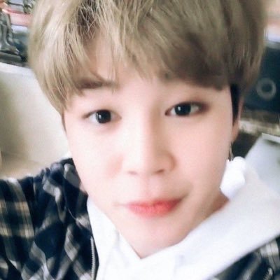 me gusta jimin y el chismesito, pero más jimin