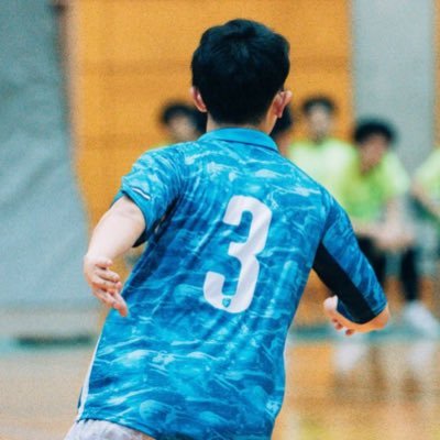 柏原キッカーズ→TONAKAI FC U15→春日高校サッカー部→長崎大学フットサル部FORZA#3