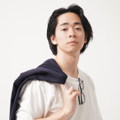 toin_mattani's profile picture. ワタナベ所属 /芸歴1年目/ UAE育ち🇦🇪 / 慶應大学卒 / TOEIC900点 / 筋トレ / 海外ロケ行きたいです🛩