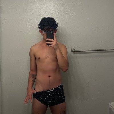 Danielblooming's profile picture. NSFW 18+ | 27 | @mxtopap1 💍❤️‍🔥