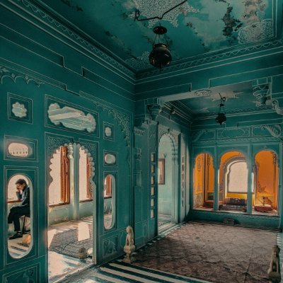 arashshf74's profile picture. rainbow