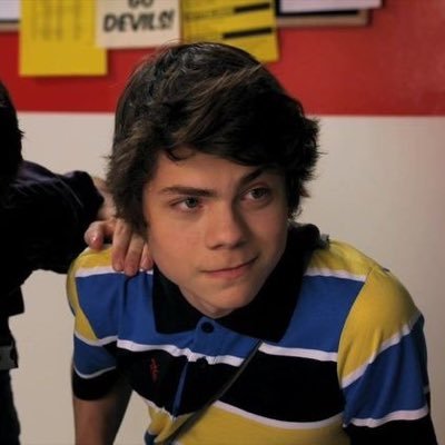 Luv4bennyweir's profile picture. 