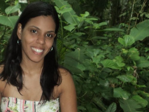 Cineasta, produtora audiovisual, educadora social,defensora dos direitos humanos, jovem sonhadora e temente a Deus.
