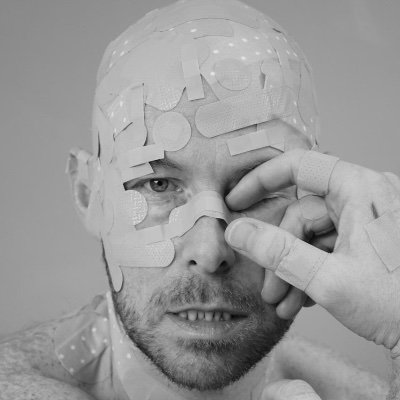 Interdisciplinary artist incorporating pop, street, and tattoo art into his otherwise expressionistic and dynamic paintings.