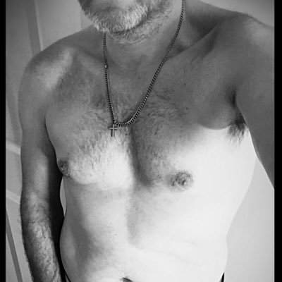 54 | Your everyday average Dad | DMs open for chat and nudes | PayPal me for custom vids, pics and underwear |