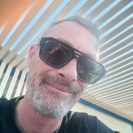 radicicatieni's profile picture. 