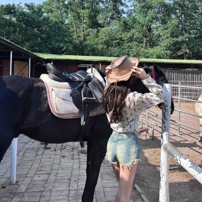 LisaaClark77's profile picture. ☀You can only live brilliantly if you know how to love yourself🌙（Liar don't disturb）                                              ❀Fitness Swimming Reading ❀