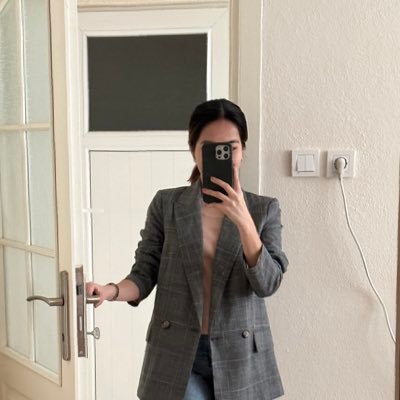 kriswandering's profile picture. in continuous search of my great perhaps