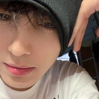 臭居居 (@882850u) 's Twitter Profile Photo