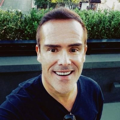 Fit nerd 🏃🏻🤓 Gemini ♊️ Journalist 📰 Author 📚 Analyst💡Creative ❇️ Open-minded. Curious. Eco-conscious. Art and Music Lover. Sports-oriented. Ailurophile 😺