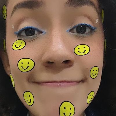 A quinta amiga na fila da carona. entre passos e tropeços.