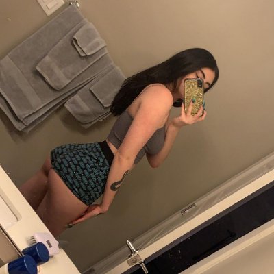 LounaSandoz's profile picture. Fille de 22 ans je suis du 76 ❤️, je vends toute sorte de prestations 😇 je peux vous chauffer en messages+ photo et vidéo 🥰Je vends aussi du réel et des cam😘