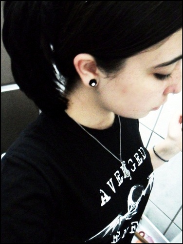 Amorosa,fofa,chata,impaciente,ansiosa,
carinhosa,determinada ,Rockeira - segue e descubra mais (;  http://t.co/Ttbo5IqkhE