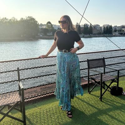 LioraMoll's profile picture. student, traveller, dreamer ❤️ M1 - Droit pénal et sciences criminelles + M2 droit de la PI et droit numérique.