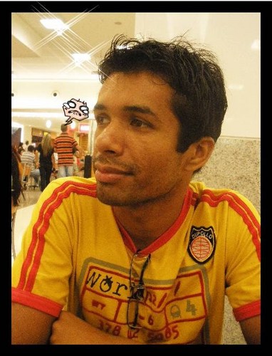 Moreno, 24 Anos, Paraibano,Geminiano,Flamenguista de carteira, Palhaço,Simpático, Complicado, Chato,Quer saber mais me segui no TWITTER---@TiagoRhonas