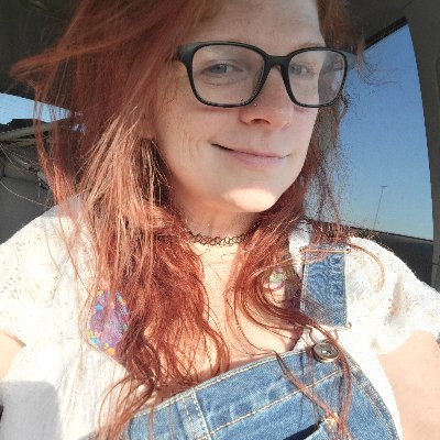 PeaceOfCourtney's profile picture. 33. Amateur #MILF model from #Cincinnati. Wannabe hippie.