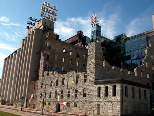 Built into the ruins of what was once the world’s largest flour mill, Mill City Museum is located on the historic Mississippi Riverfront.