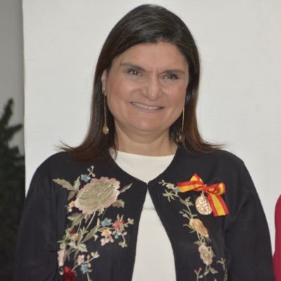Casada y madre de 😇🙍🏼♀️🙎🏻♀️😇 🙍🏼♀️🙎🏻♂️. Filóloga. Diputada en @Congreso_ES y consejera del @ppopular en el @TGN_Ajuntament.