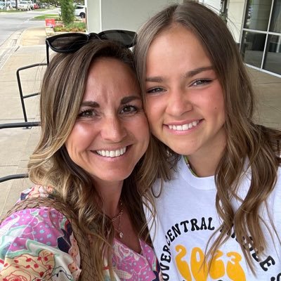 TaraConverse24's profile picture. 