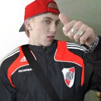 casi te hago luchona y ahora ni respondes
militante de la música del 73/ TUGO