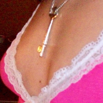 🔞 Nothing to sell you, we just like the attention. MOST PICS = REPLIES TAB! Videos in Highlights. Modeló de @CesaryPucca1