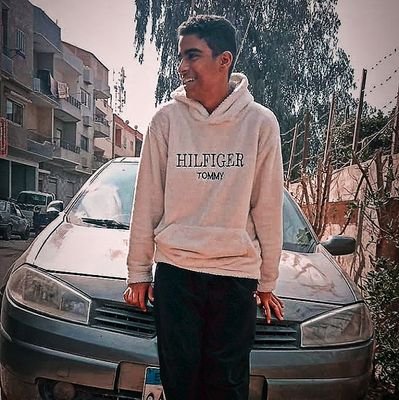 من الصعب نسيان شخص اعطاك الكثير من الذكريات . . 𝙄𝙩'𝙨 𝙝𝙖𝙧𝙙 𝙩𝙤 𝙛𝙤𝙧𝙜𝙚𝙩 𝙨𝙤𝙢𝙚𝙤𝙣𝙚 𝙬𝙝𝙤 𝙜𝙖𝙫𝙚 𝙮𝙤𝙪 𝙨𝙤 𝙢𝙖𝙣𝙮🌼☁