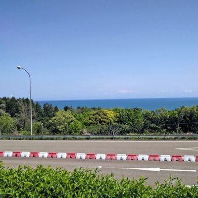 polarlow53's profile picture. 関西生まれのオッサンです。今は実家の徳島在住。まったりのんびりやってます。基本的にはリツイートが殆どです。
よくわからないアカウントをブロックすることが最近増えました。最近は社会情勢に呟くことが増えましたので合わなければ合わないと云うことで。