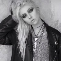 ♱ Harley Jones ♱ (@mayhamserpent) 's Twitter Profile Photo