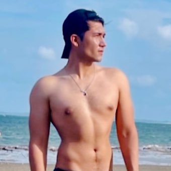 Christiandleon_'s profile picture. Artista . soy actor, pintor y bailarín, agencia de comerciales @matamalacast talent agency @blackstarttalent