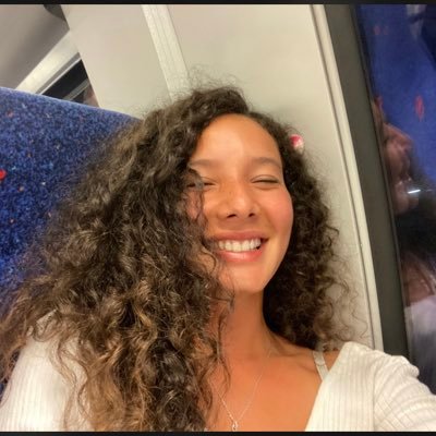 gabrieletmuller's profile picture. Sol em engenharia física asc em skateboard. Pesquisadora em propulsão aeroespacial, pode me chamar de Rocket Scientist 🚀👩‍🔬