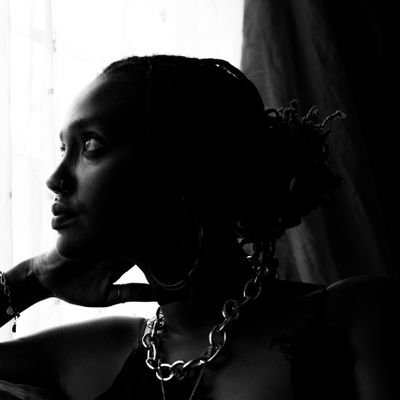 https://t.co/EGFEJxTpOD
☯
MOOD MUSIC 🦄🎧
Culture Writer°°° Observer 👽
Curator ⚡️Mystic 🧚🏾‍♀️
Expressive - Emotive •
East African 🧡