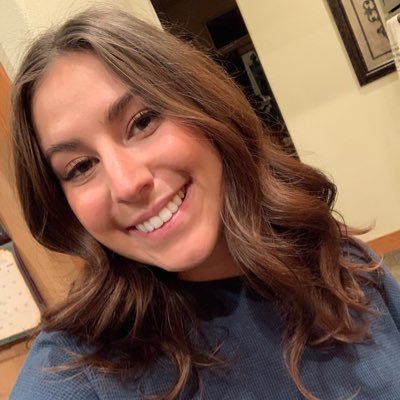 caitlin_huriega's profile picture. 🍎