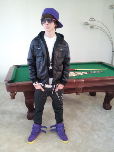 bieberfann1011's profile picture. im 15 n i dont get y ppl hate on justin bieber? ppl say i look like justin bieber