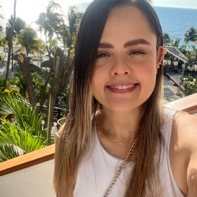 AnitaGiraldoD's profile picture. Enfermera intensivista, feliz de trabajar y literal vivir en ese pedacito de infierno que me da paz. 🏥😷