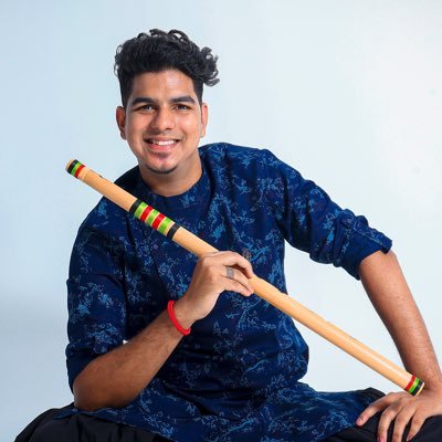 Hindustani Flautist. I play classical, semi classical, fusion and world music! Subscribe to my youtube channel “Shadaj Godkhindi”