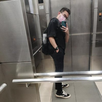 SenKairong's profile picture. 👓👕👖👟