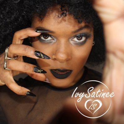 TWITCH AFFILIATE 🎮Gamer ➡️ @IvySatineeTV 👑Princess 🧠 Nerd🤼♀️ Wrestler 🎤MultiLingual Mesmeratrix 💙FEMDOM 👛FINDOM 😈FETISH ✨ https://t.co/gWSvbvUDwL
