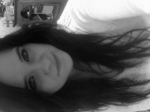 i love justin bieber...thats all that needs to be said.(: